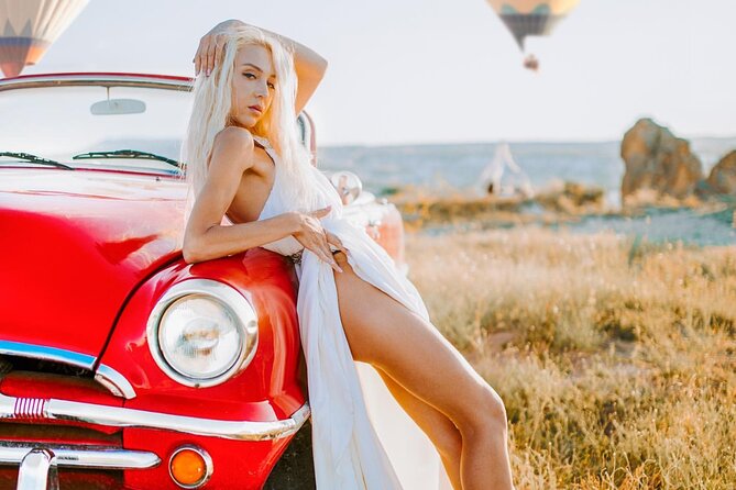 Private Classic Car Tour in Cappadocia With Balloon View
