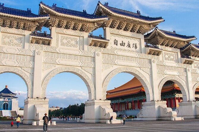 Private Custom Tour With a Local Guide in Taipei