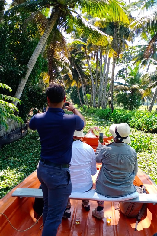 Private Day Tour - Alleppey, Cochin With Backwater & Beach