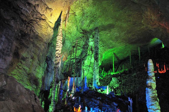 Private Day Tour of Baofeng Lake and Yellow Dragon Cave