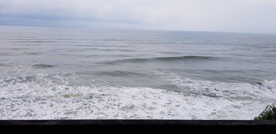 Private Day Tour to Jatayu Nature Park and Varkala Beach