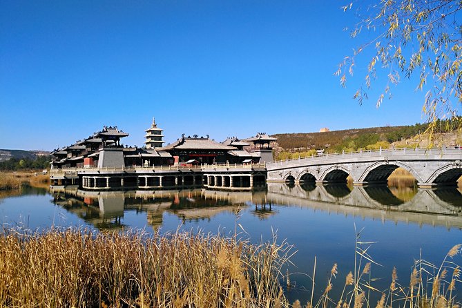 Private Day Tour to Yungang Grottoes and Hanging Temple With Lunch From Datong