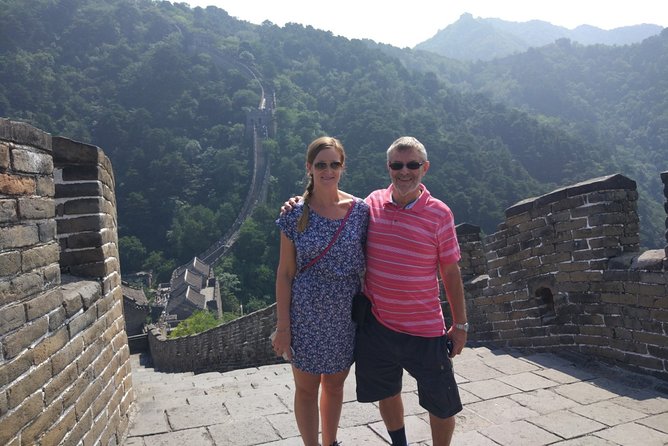 Private Day Trip to Mutianyu Great Wall & Chaoyang Acrobatic Show in the Evening