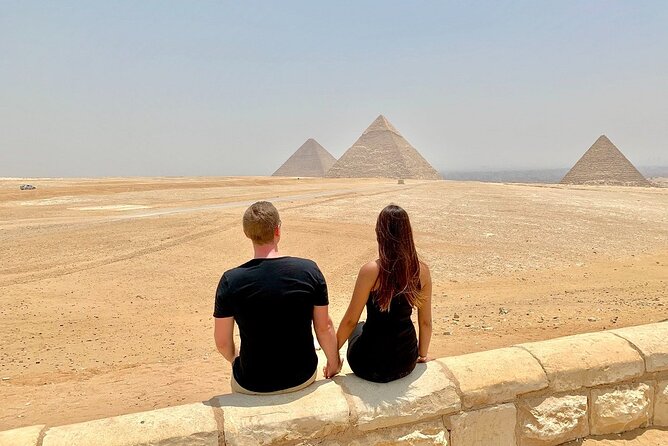 Private Full-Day Tour to Pyramids of Giza, Sakkara, Memphis and the Sphinx