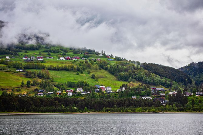 PRIVATE GUIDED TOUR: Highlights of Norway – Trip to the Sognefjord – SUMMER - Transportation and Amenities