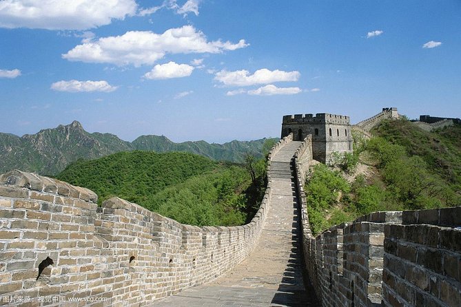 Private Layover Tour to Mutianyu Great Wall and Summer Palace With Cable Car