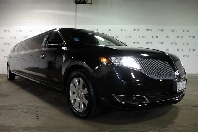 Private Luxury 9-Pax Limo Transfer From or to Chicagoland Airport and Suburbs
