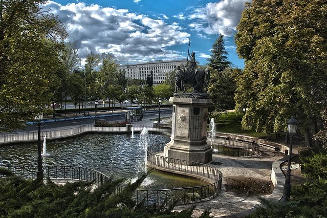 Private One-Way Transfer to or From Madrid Airport With Private Pick up
