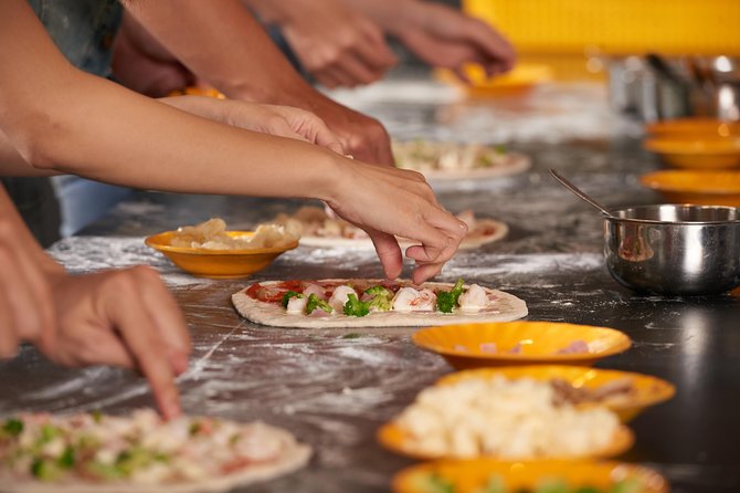 Private Pizza & Tiramisu Class at a Cesarinas Home With Tasting in Arezzo
