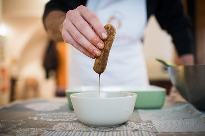 Private Pizza & Tiramisu Class at a Cesarinas Home With Tasting in Ostuni - Class Details