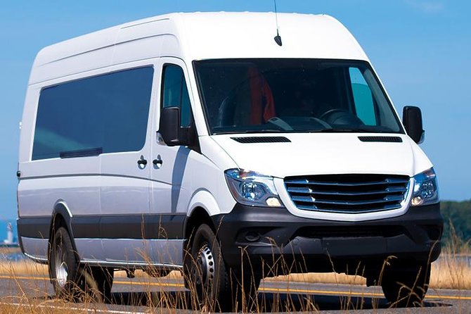 Private Round-Trip Transfer: Santiago International Airport (5 – 7)