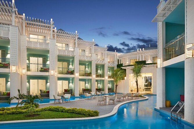 Private Roundtrip Transfers From Montego Bay Airport to Royalton Hideaway