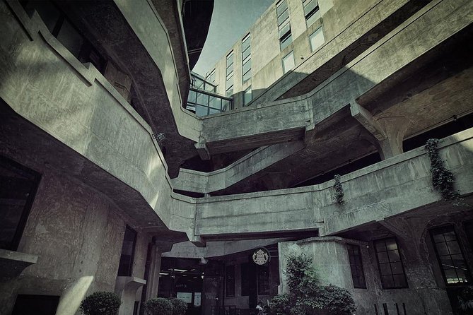 Private Shanghai Highlight Architecture Tour With Chinese Lunch