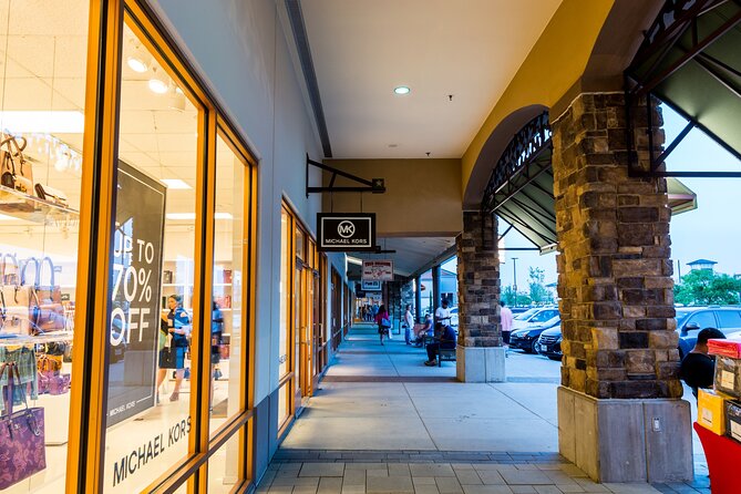 Private Shopping Tour From Dallas Hotels to Allen Premium Outlets