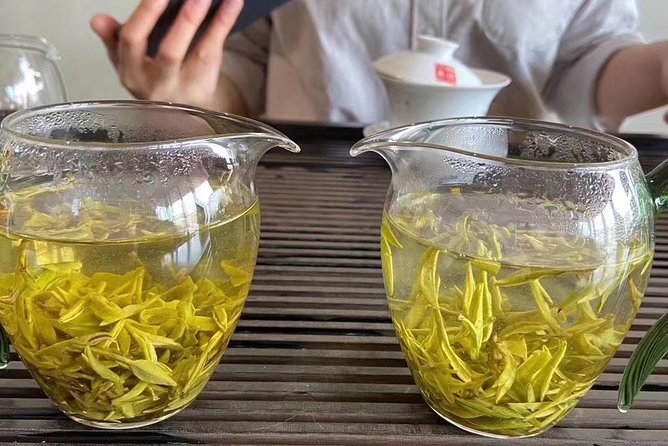 Private Tea Ceremony and Tea Market Half Day Tour in Guangzhou