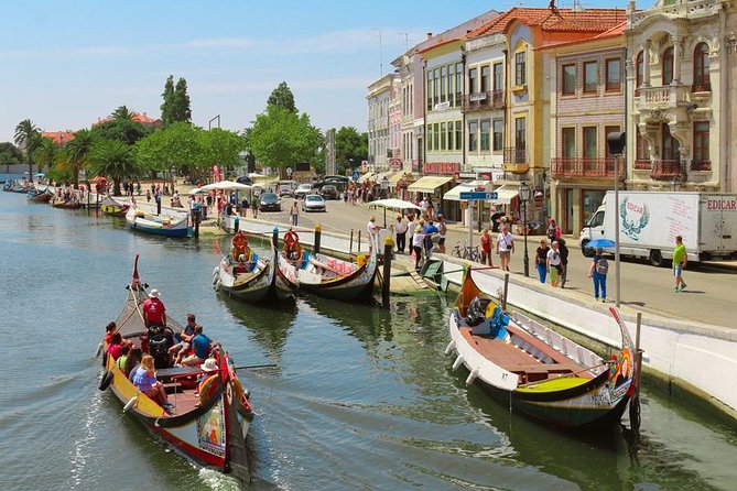 Private Tour 3 Days Fatima-Aveiro-Porto-Guimaraes-Braga-Santiago De Compostela