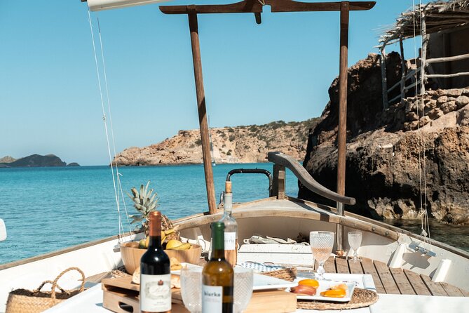Private Tour 4 Hours Es Vedra, Atlantis or Cala Comta, Cala Bassa