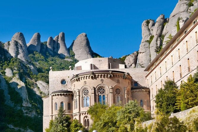 Private Tour From Barcelona to Monserrat