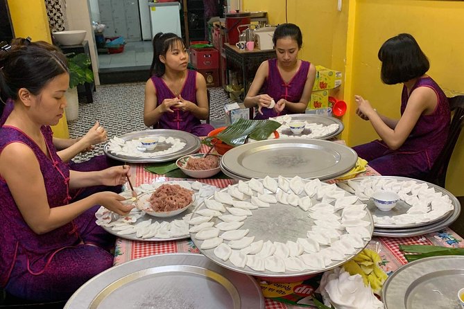 Private Tour HOI AN WALKING STREET FOOD
