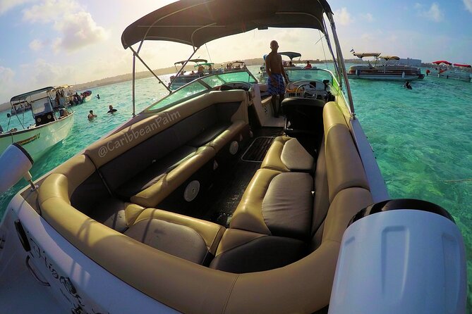 Private Tour in Luxury BOAT Over the Sea of ​​7 Colors - Tour Accessibility