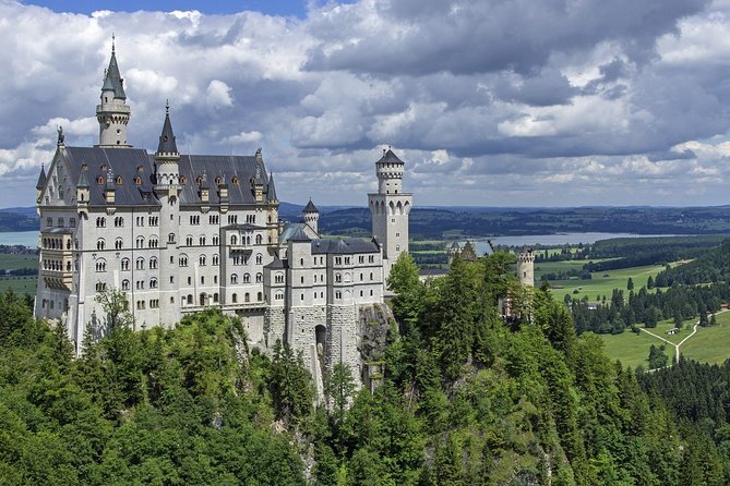 Private Tour of the Best of Fussen – Sightseeing, Food & Culture With a Local