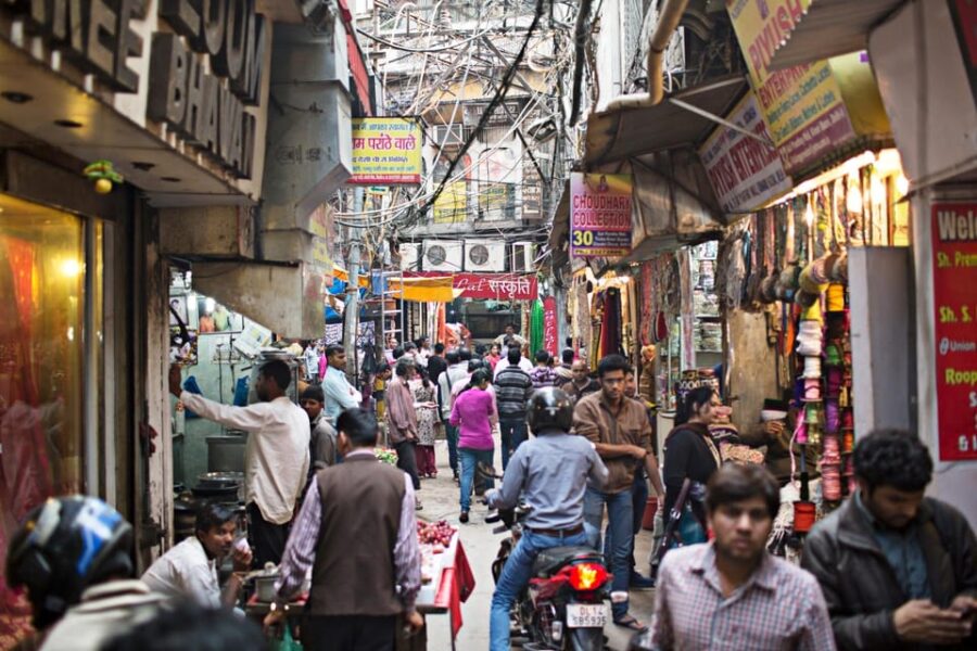 Private Tour Old Delhi: Chandni Chowk, Red Fort & Raj Ghat