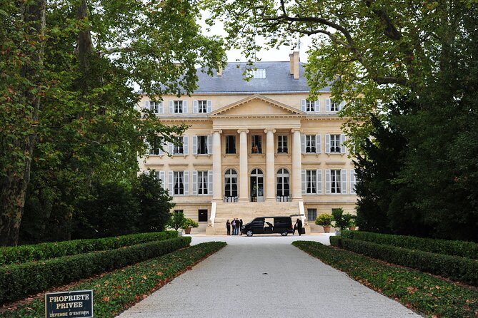 Private Tour on the Route of the Great Wines of Médoc With Visits and Tastings