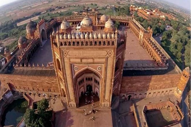 Private Tour: Taj Mahal and Fatehpur Sikri Day Tour