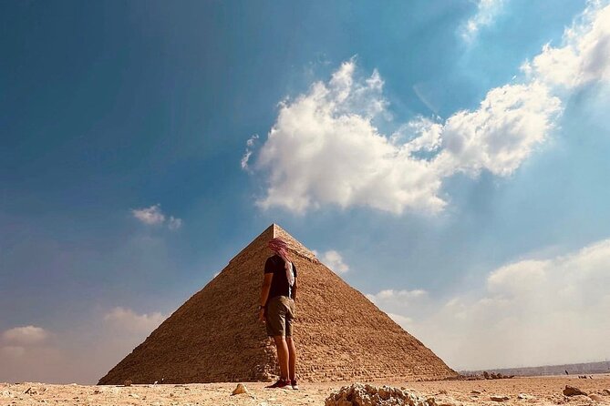 Private Tour To Giza Pyramids, Museum, Old Cairo & Grand Bazaar.