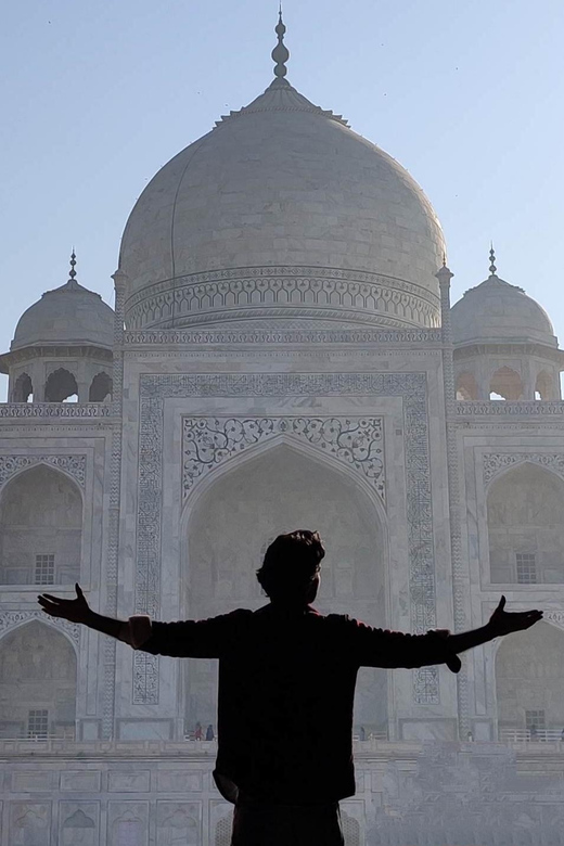 Private Transfer Agra to Jaipur, Fatehpur Sikri+Stepwell