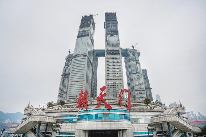 Private Transfer: Chongqing Chaotianmen Cruise Pier to Airport (CKG)