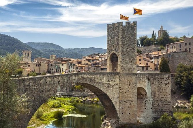 Private Transfer From Girona City to Barcelona Airport