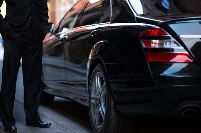 Private Transfer in a Luxury Sedan From Louis Armstrong Airport