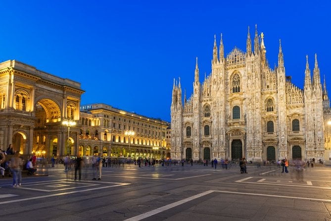 Private Transfer: Milan Airport MXP to Lake Como in Business Car