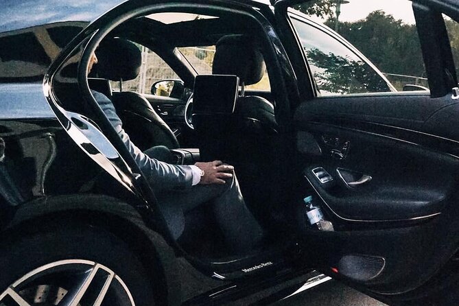 Private Transfer: Philadelphia to Philadelphia Airport PHL in In Business Car
