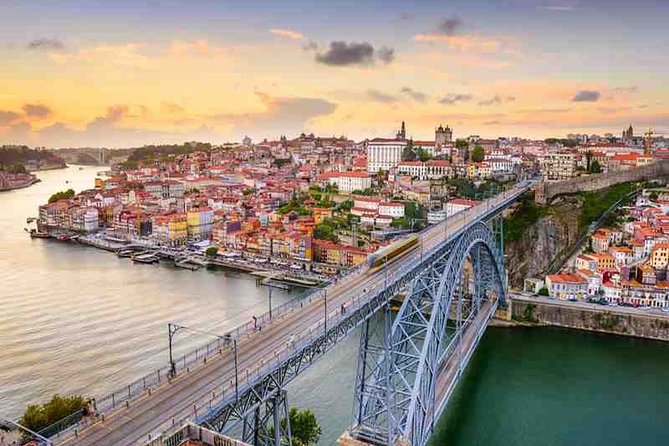 Private Transfer: Porto to Porto Airport OPO in Business Car