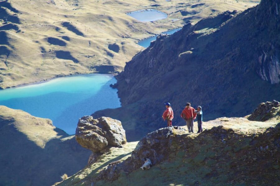 PRIVATE TREKKING FROM LARES TO MACHU PICCHU 4 DAYS
