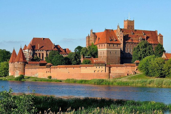 Private Walking Tour of Gdansk Amber Museum Malbork Castle - Transportation and Accessibility