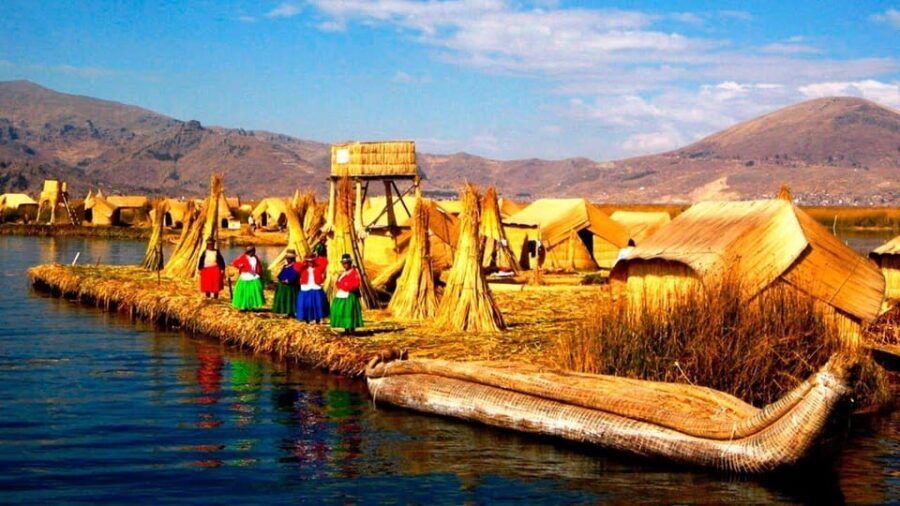 Puno: Half-Day Excursion to the Uros Floating Islands