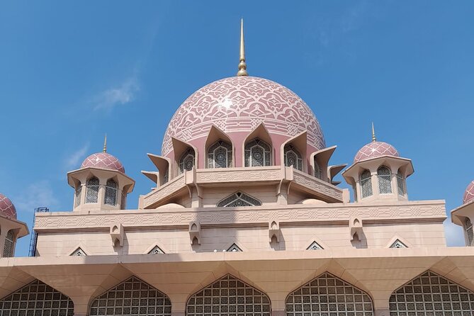 Putrajaya Tour From Kuala Lumpur Includes Batu Caves