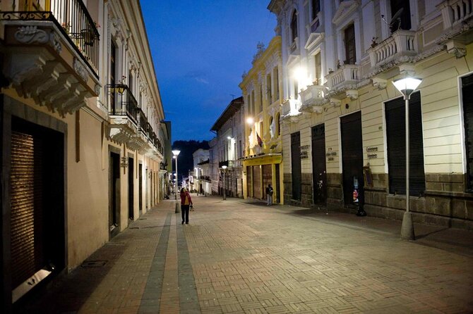 Quito Old Town Private Walking Tour – Local Market – Fruits & Chocolate Tasting