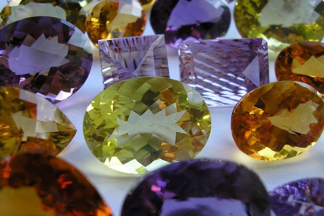 Ratnapura Full Day Tour With Water Falls, Gem Mines and Saman Devalaya - Visiting Ratnapura Gemstone Mine