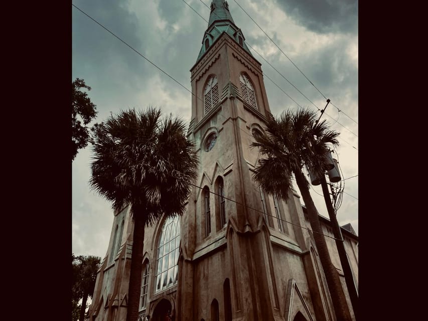Real Savannah: Ghost and True Crime Private Walking Tour