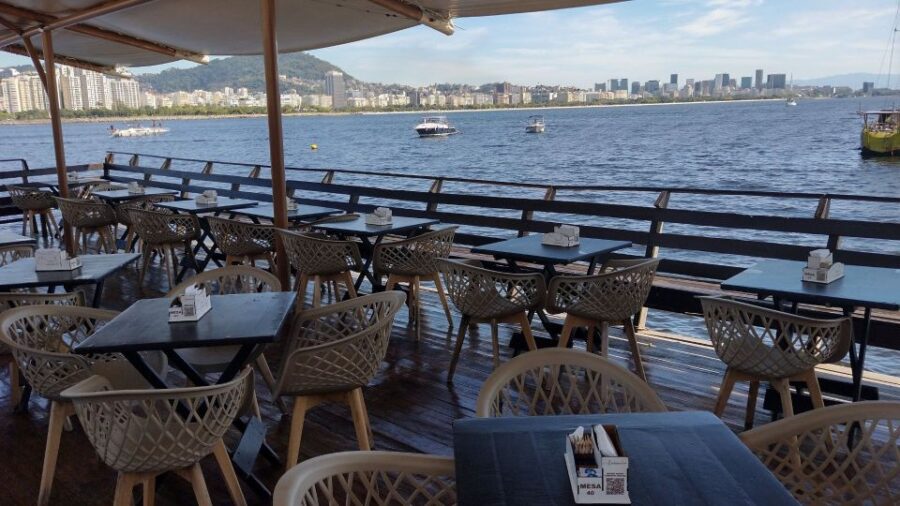 Rio: Floating Breakfast + Boat Trip in Guanabara Bay