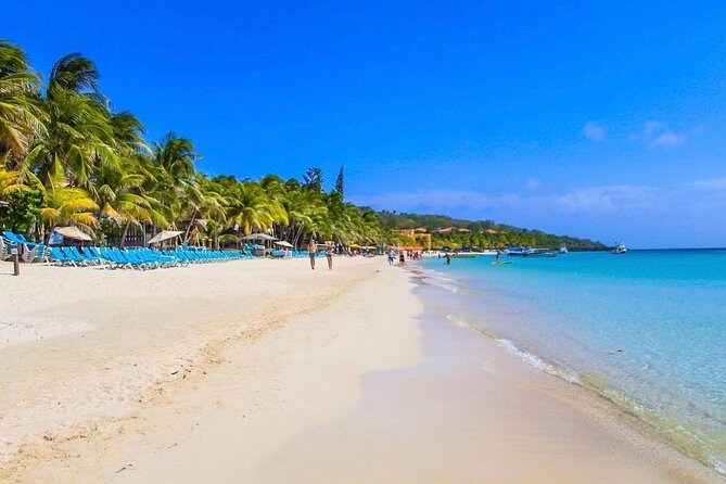 Roatán West Bay Beach Club With Private Driver