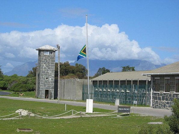 Robben Island Museum Plus Table Mountain National Park & Bo-kaap All Tickets F/d - Pickup and Meeting Points