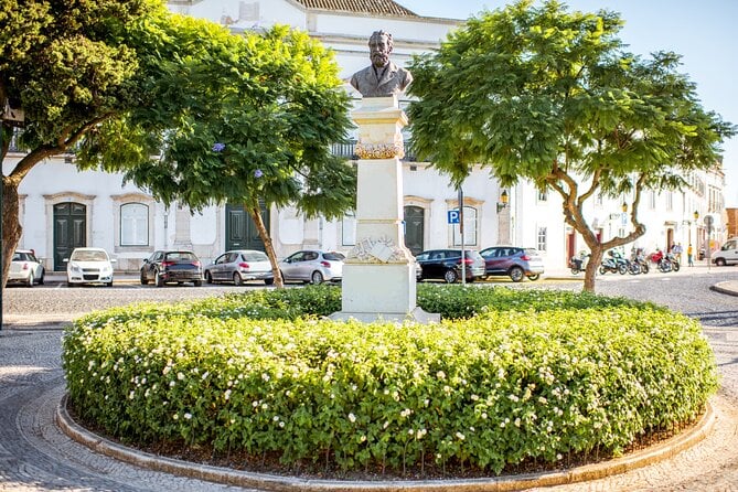 Romantic Faro Walking Tour: Historic Sights & Serene Gardens
