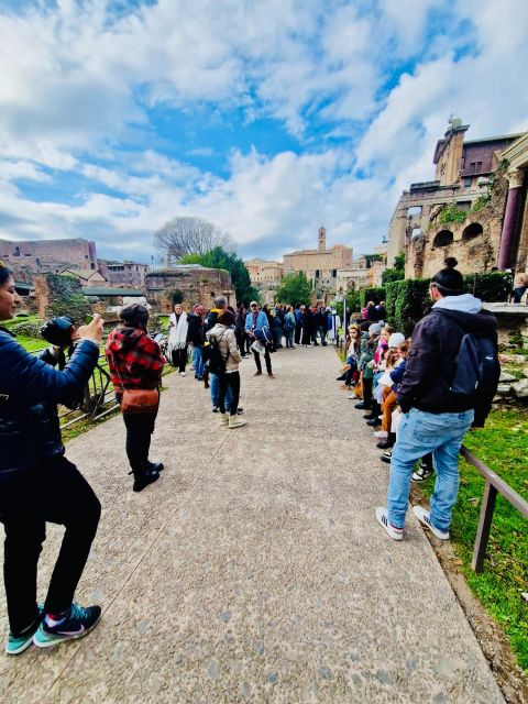 Rome: Colosseum Arena, Roman Forum, and Palatine Hill Tour