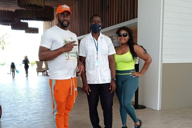 Round-Trip or Direct Private Airport Transfer to Lucea Resorts