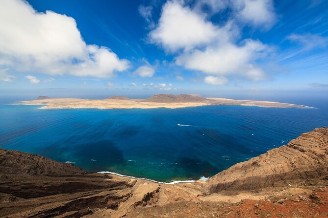 Roundtrip Ferry Transfer to La Graciosa With Free Wifi